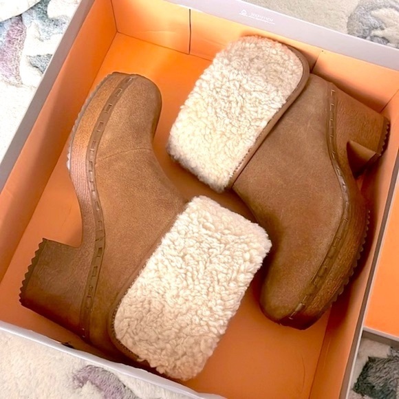 Brand New Crown Vintage Genuine Suede Seloina Ankle Booties w/ Faux Fur Cuff - Picture 2 of 16